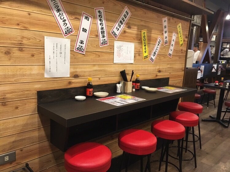 焼き鳥 餃子 居酒屋 小鉄屋 新橋レンガ通り店 グランドオープン こだわりの焼き鳥と鶏料理 が自慢の 焼き鳥 居酒屋 とり鉄